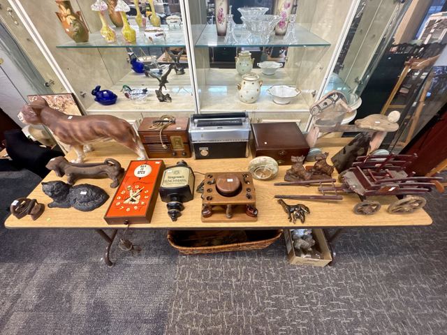 Vintage radios, Seagram's Benchmark pieces and cast iron dog figures
