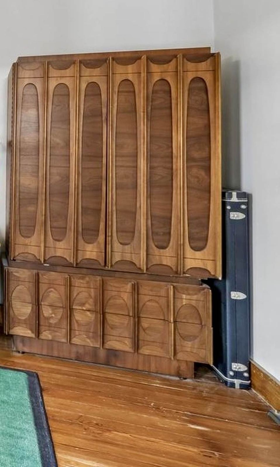 Brutalist two-piece wardrobe