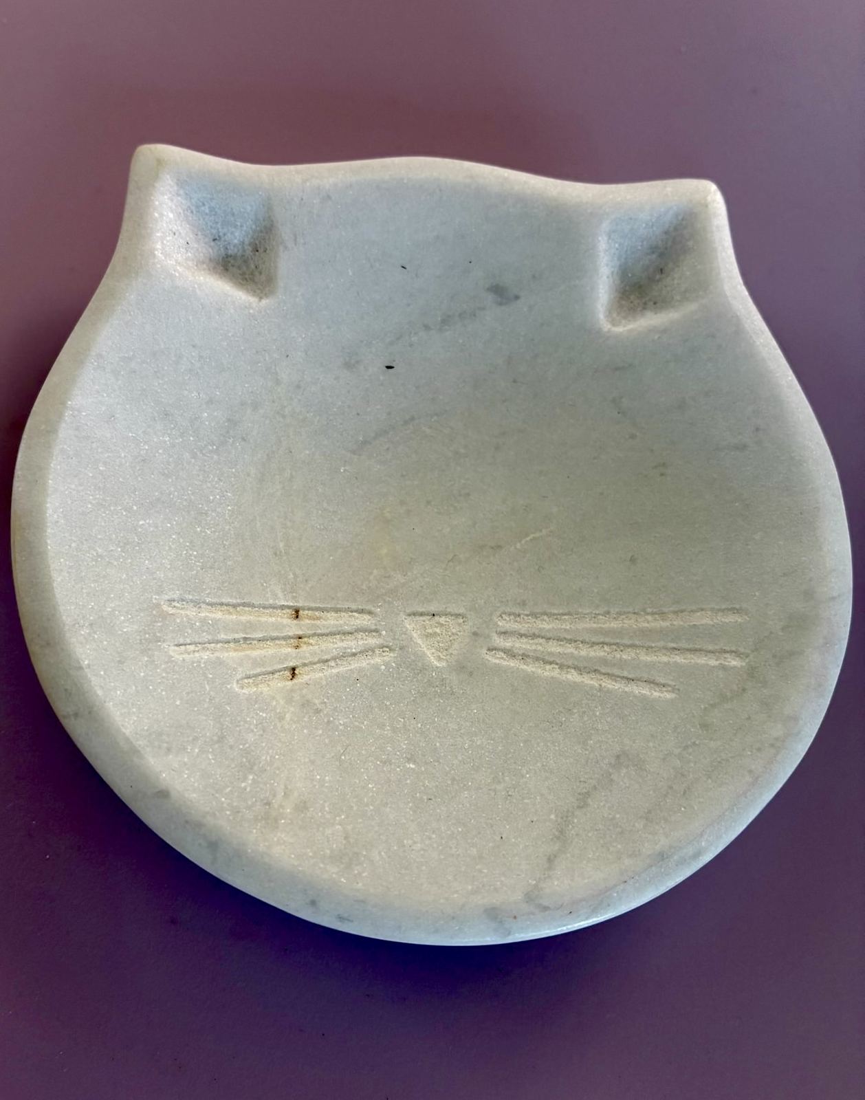 White ceramic cat-face dish